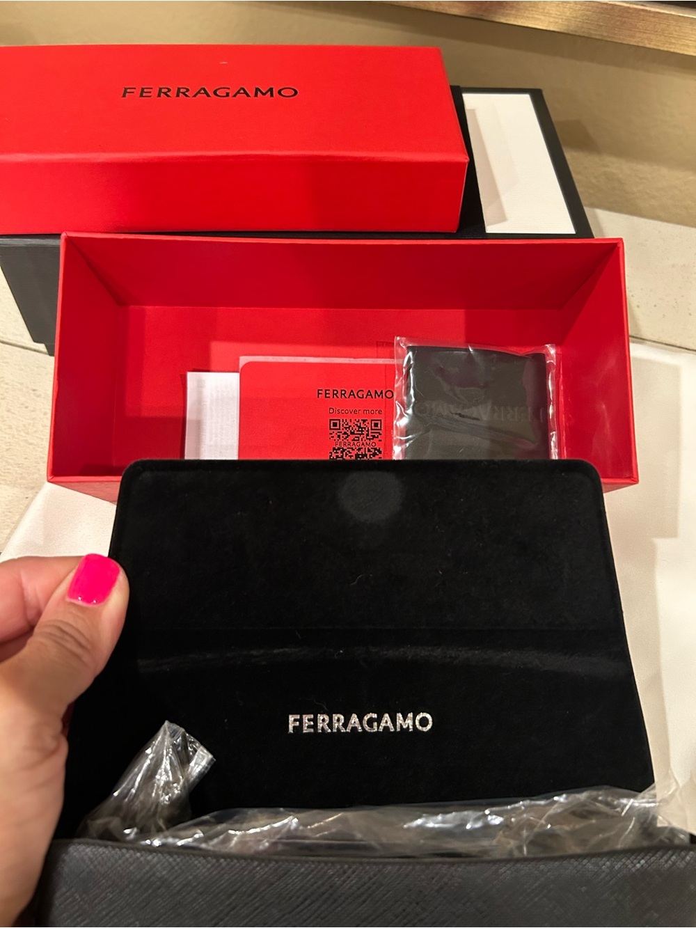 Ferragamo Sunglasses-Brand New - Picture 7 of 11